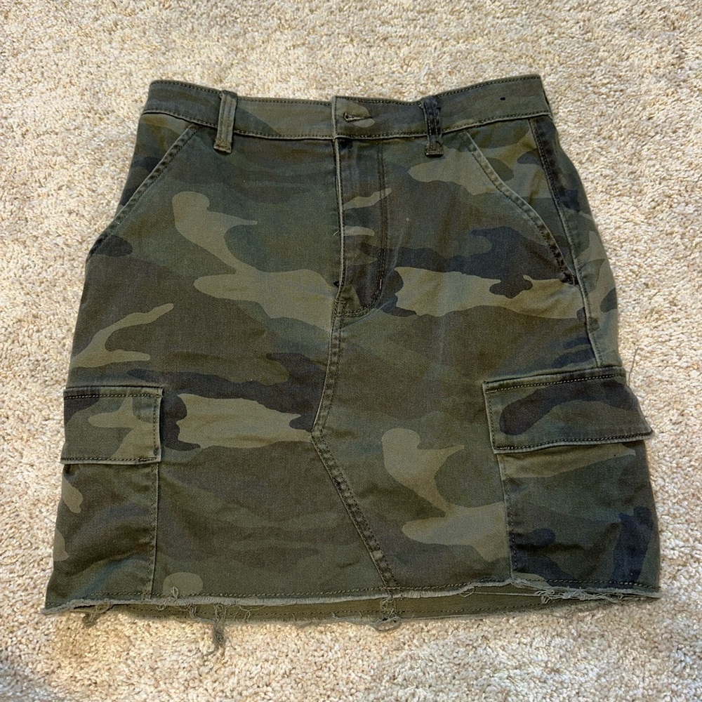 Hollister Camo Mini Skirt Ultra High-Rise Classic Stretch